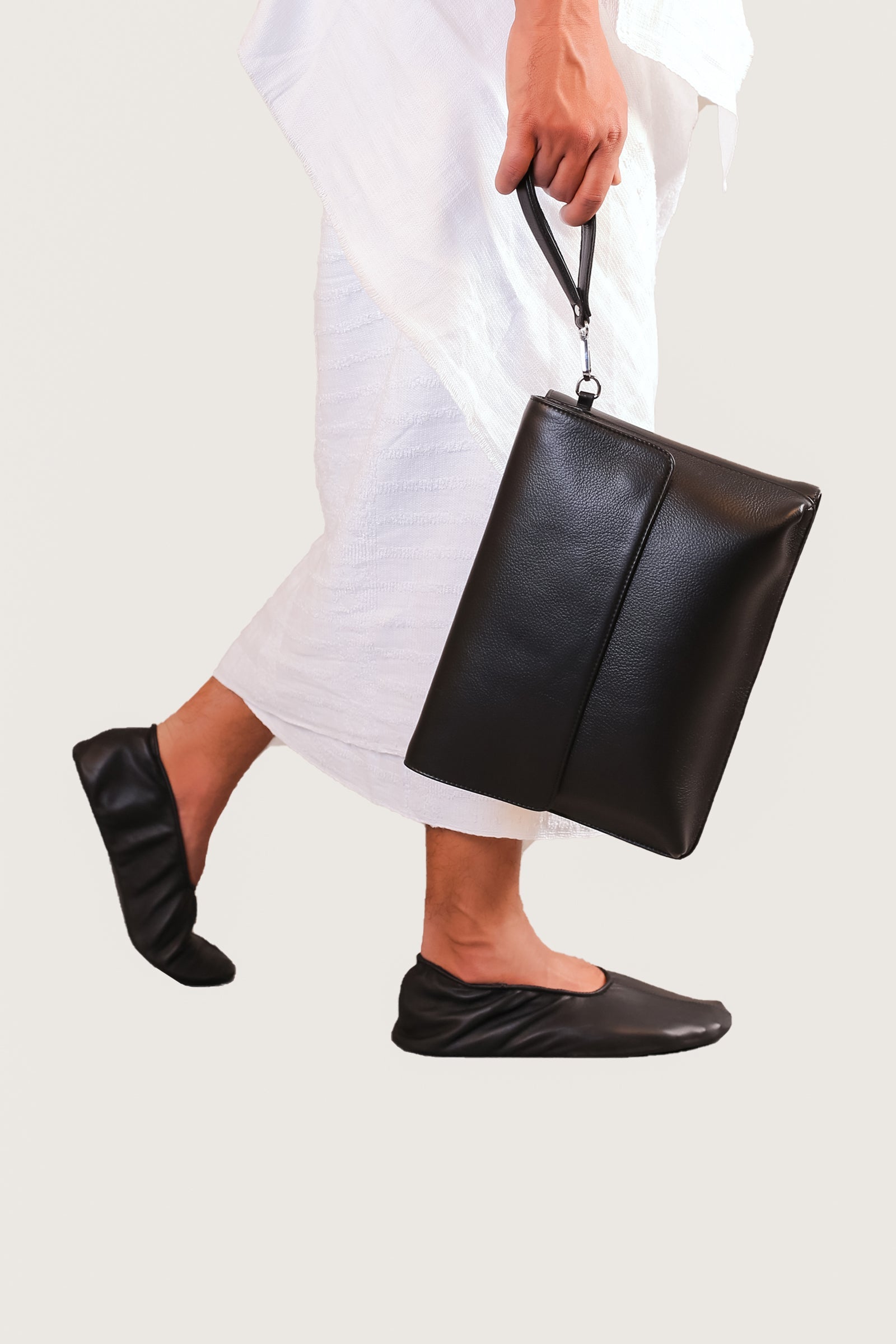 Hajj & Umrah Full Grain Leather Slipper | Prayer Mat | Bag Set