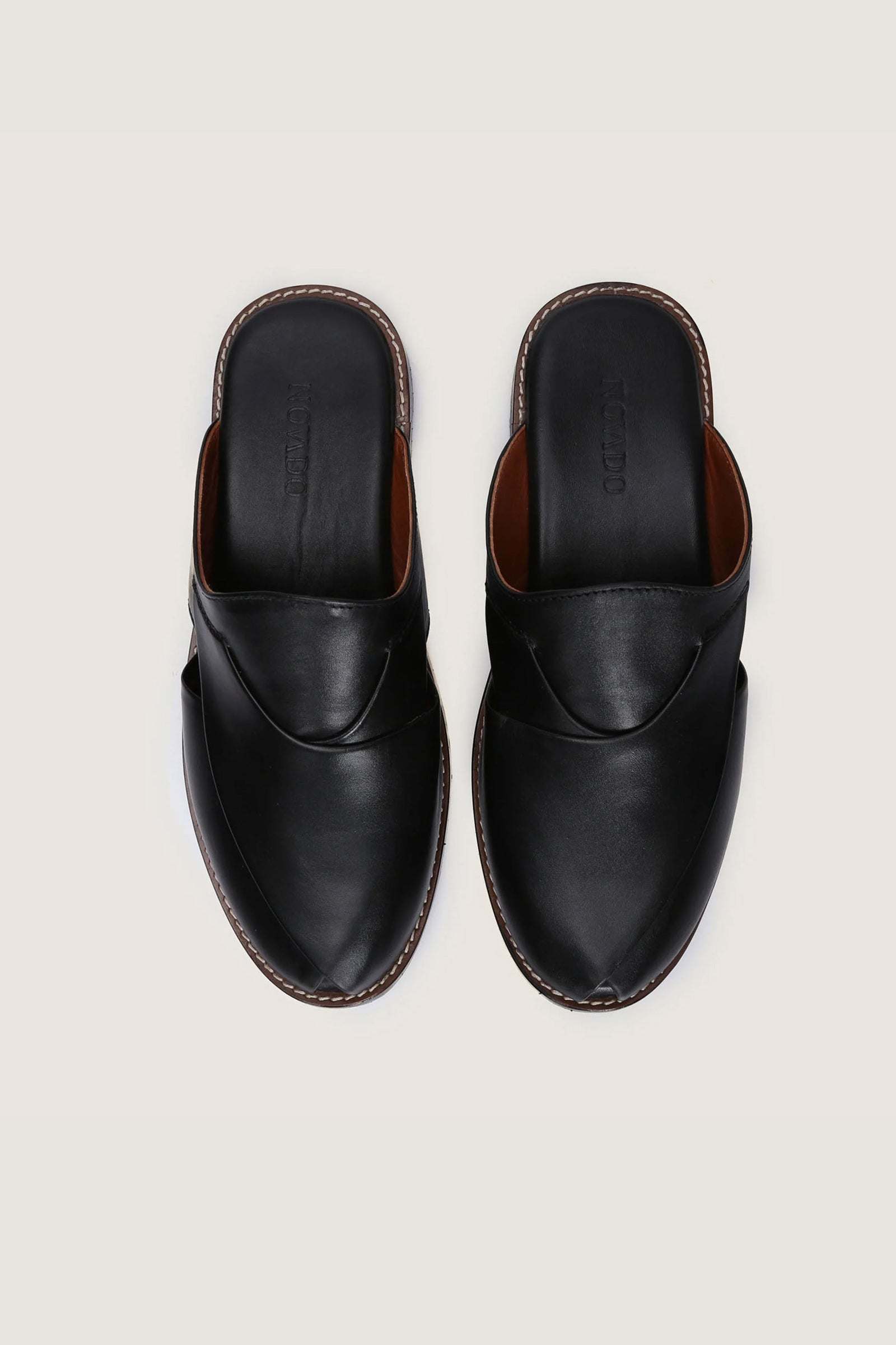 Luxurious Peshawari Mules in Black & Red.