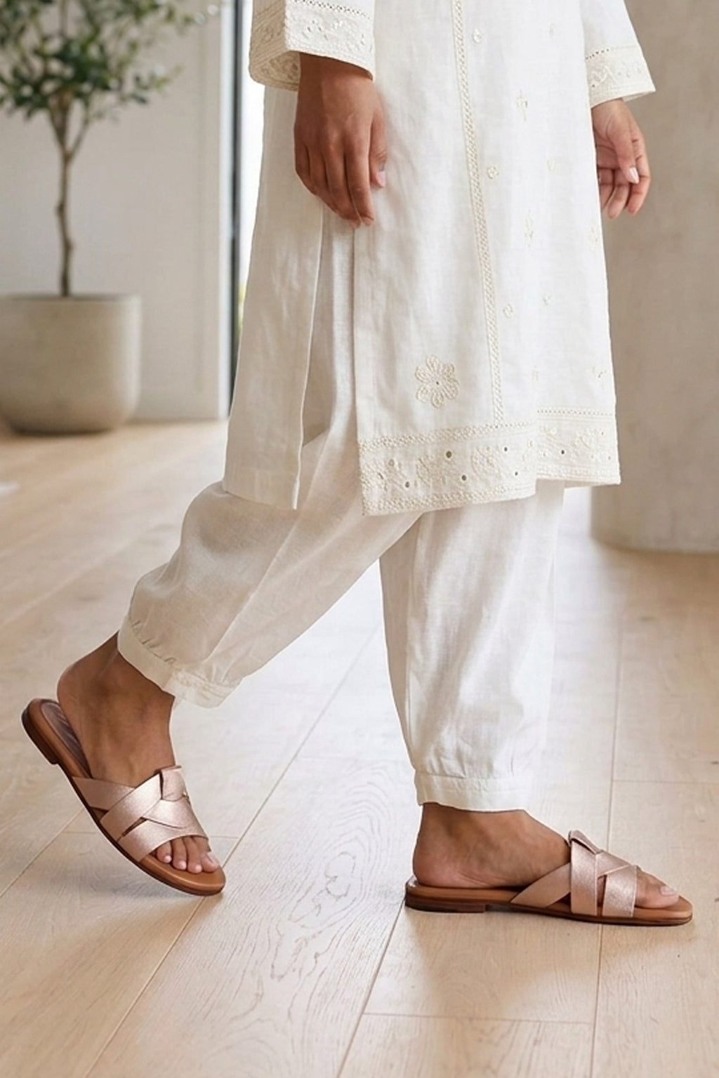 Criss-Cross Slipper
