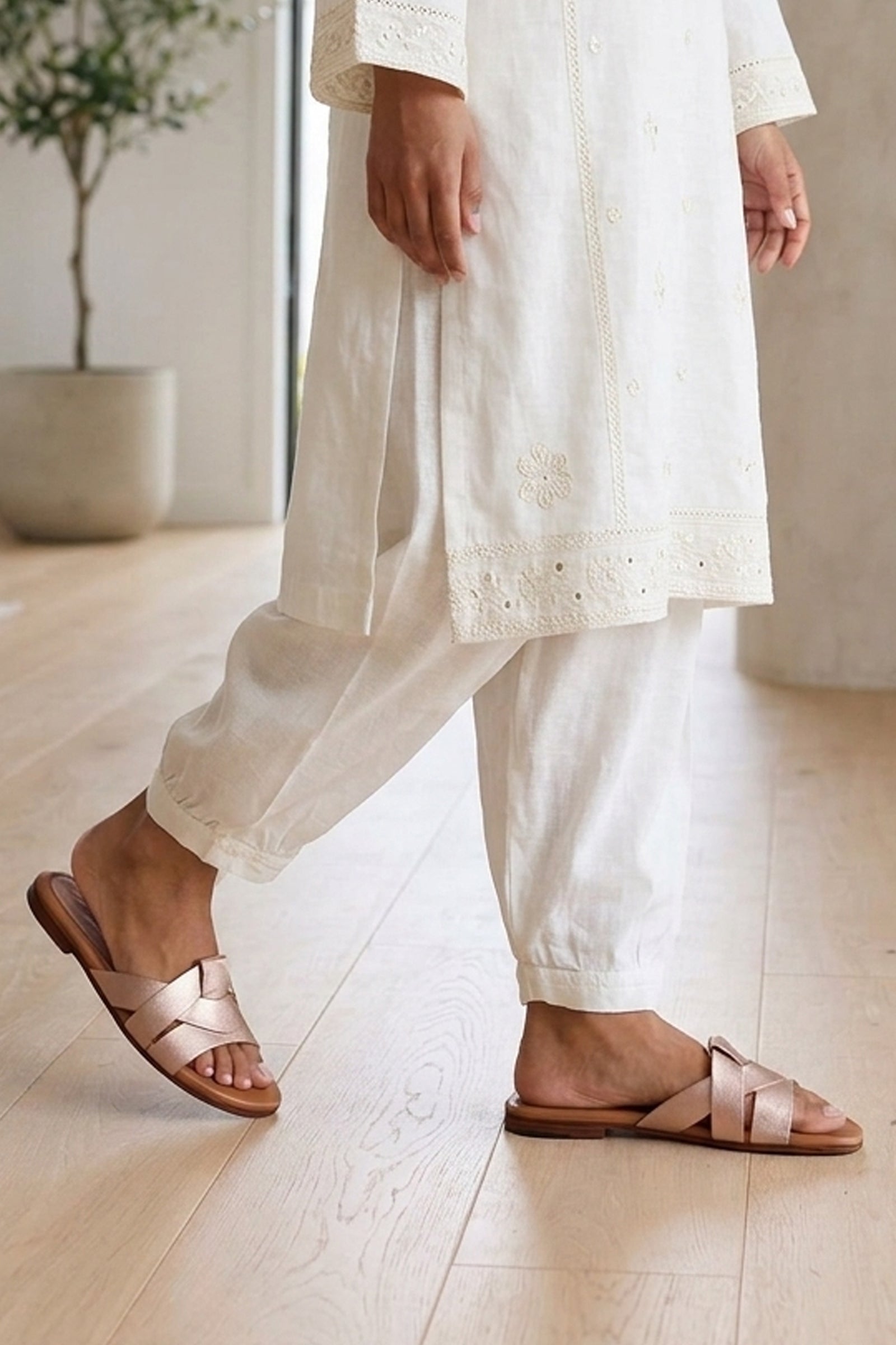 Criss-Cross Slipper