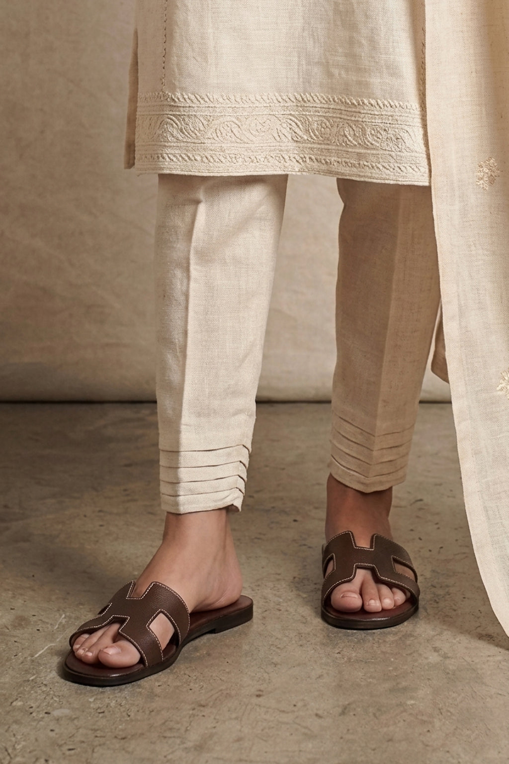 H Style Slipper