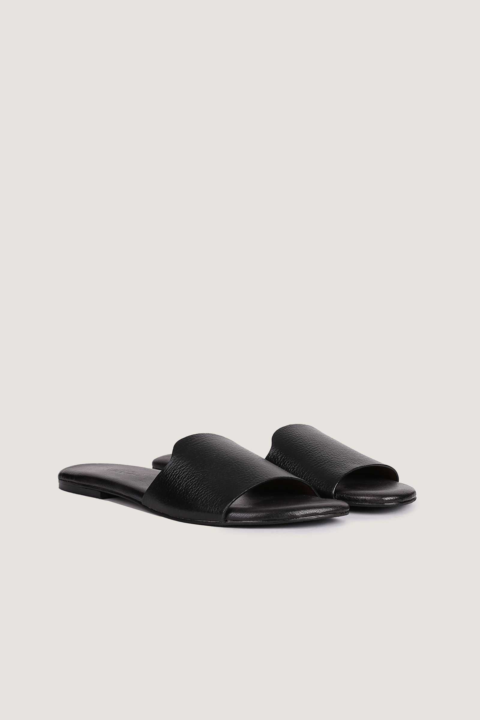 Caprice Slipper