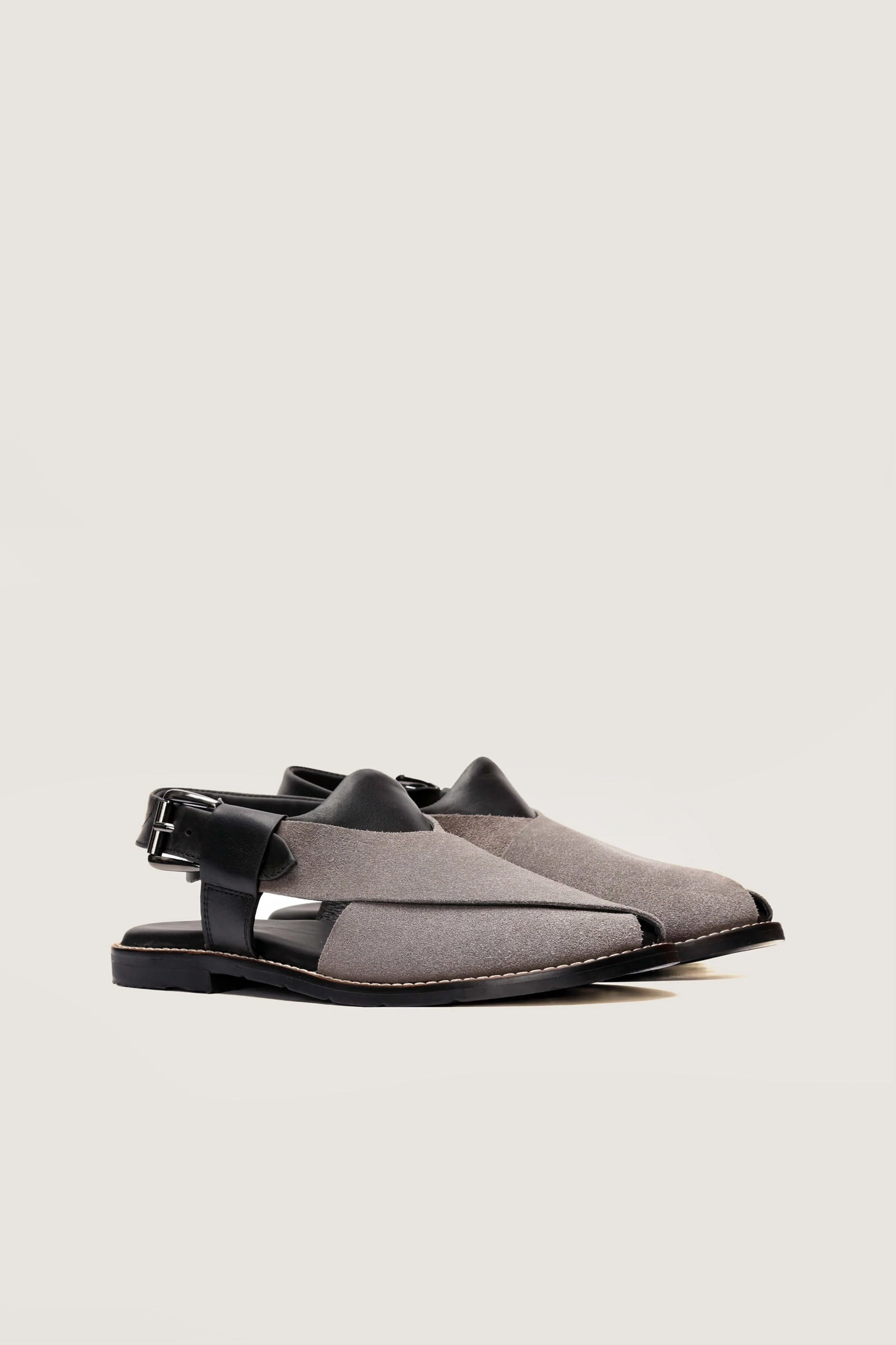 Gull Khan Contrast Leather Novado