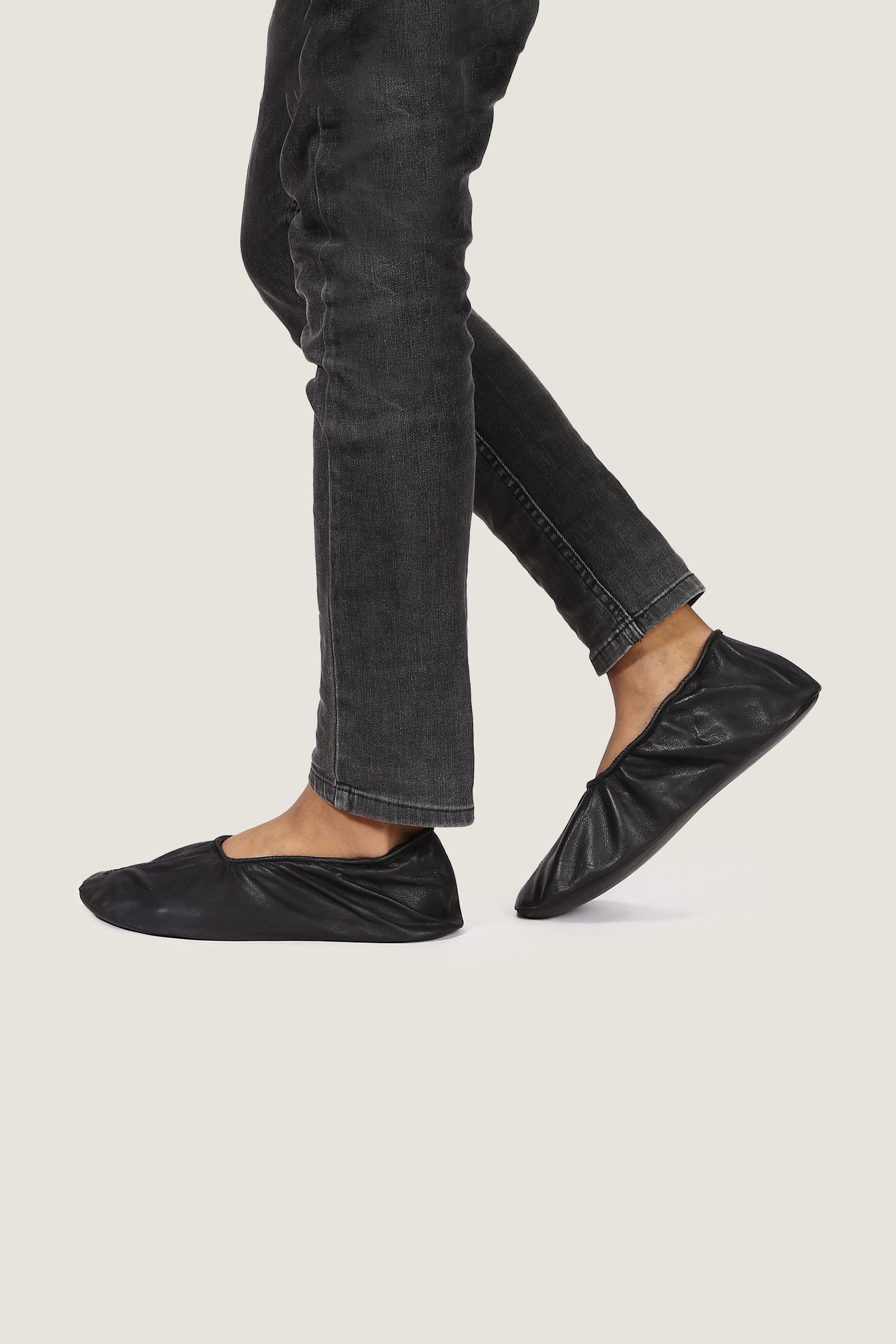 Full Grain Stretchable Short Leather Socks