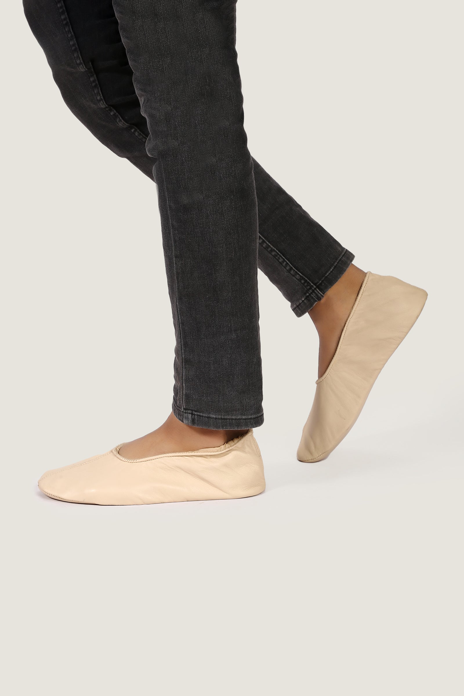 Full Grain Stretchable Short Leather Socks