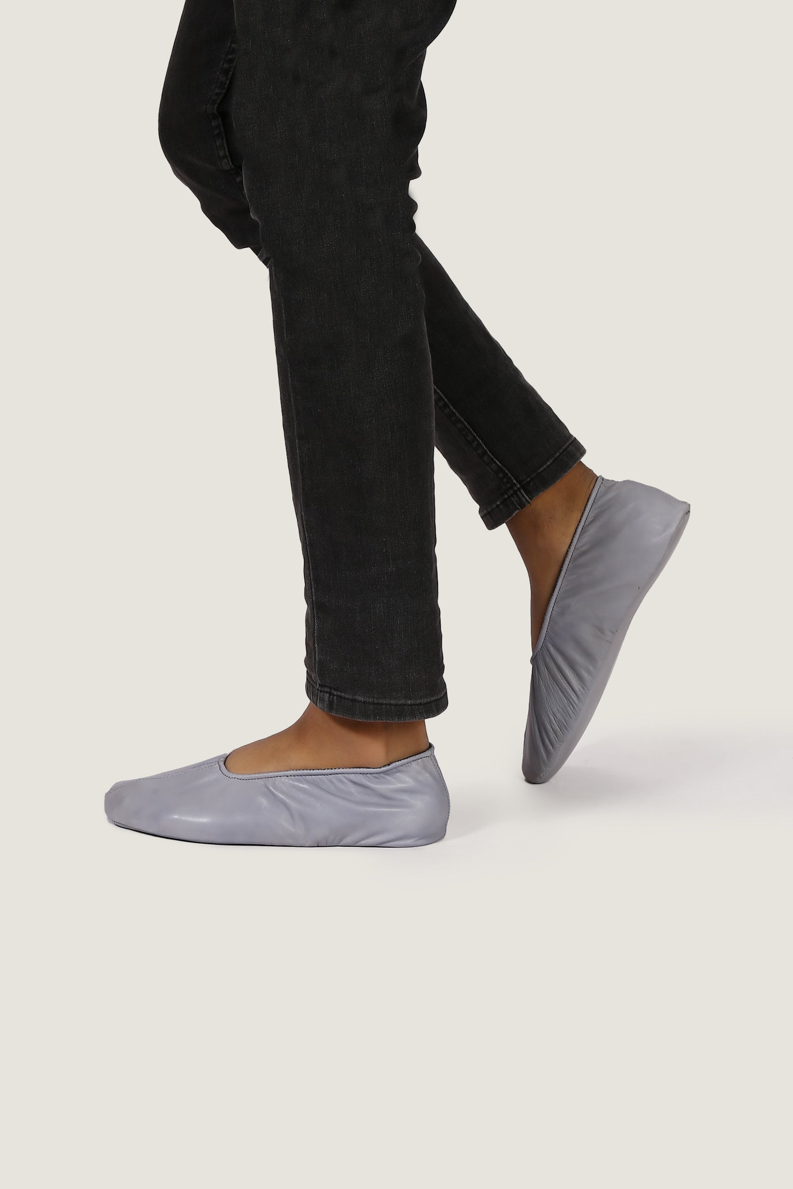Full Grain Stretchable Short Leather Socks