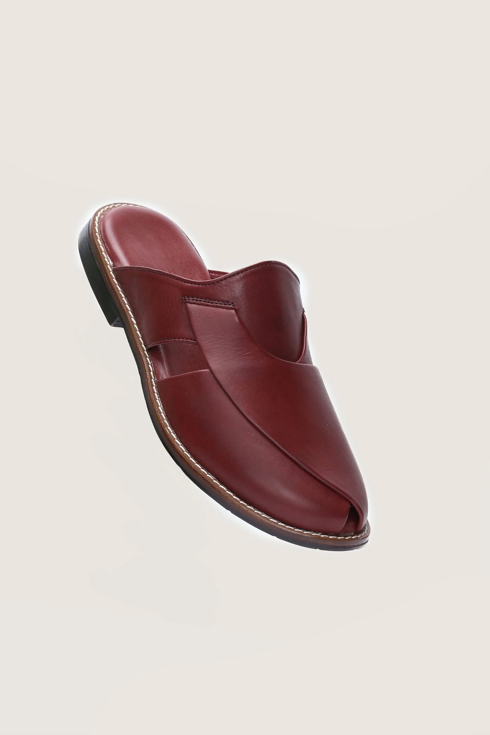 Luxurious Peshawari Mules in Black & Red. 