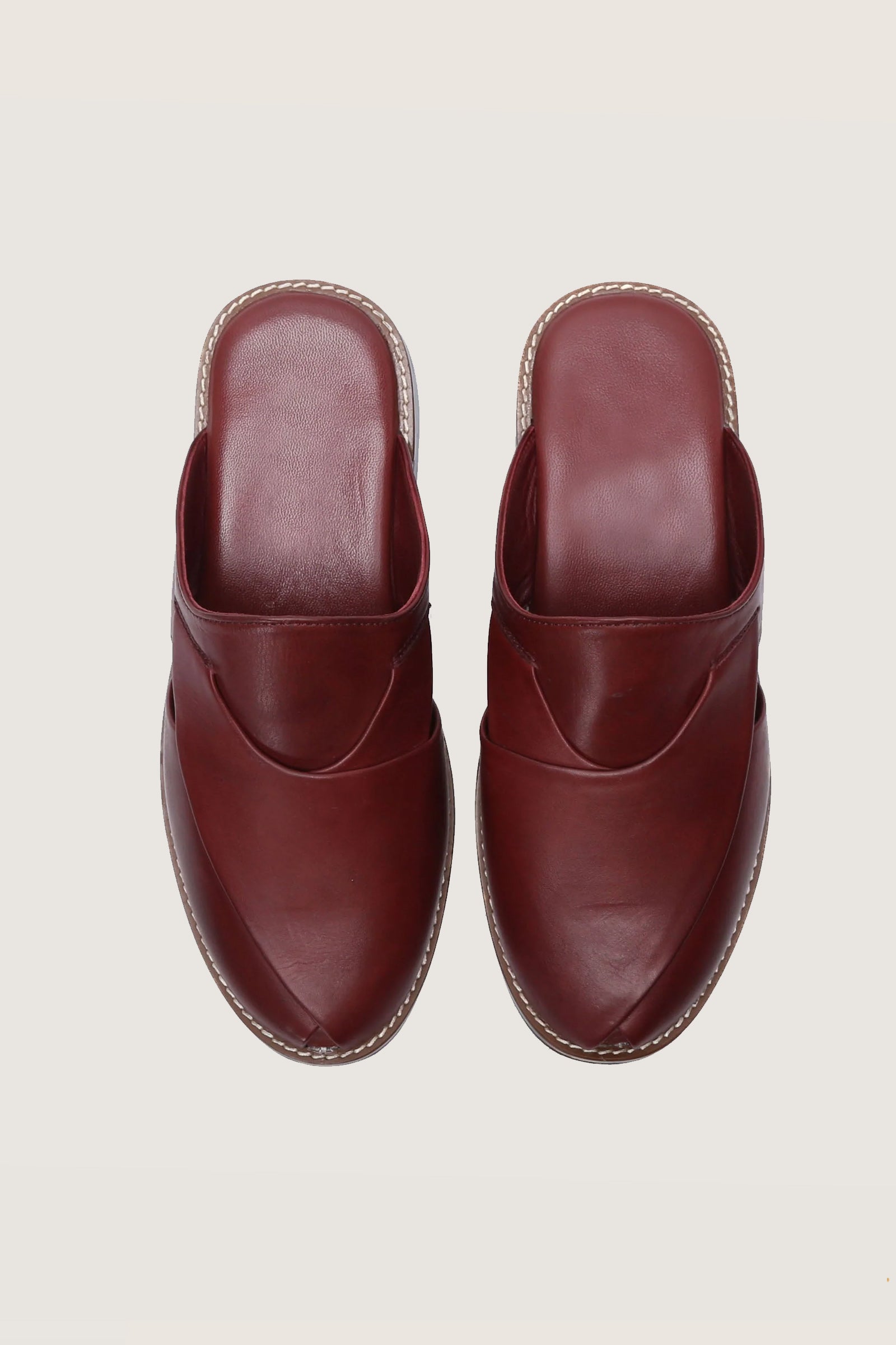 Luxurious Peshawari Mules in Black & Red